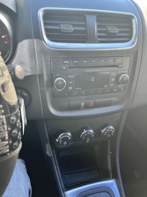 2013 Dodge Avenger Image 14