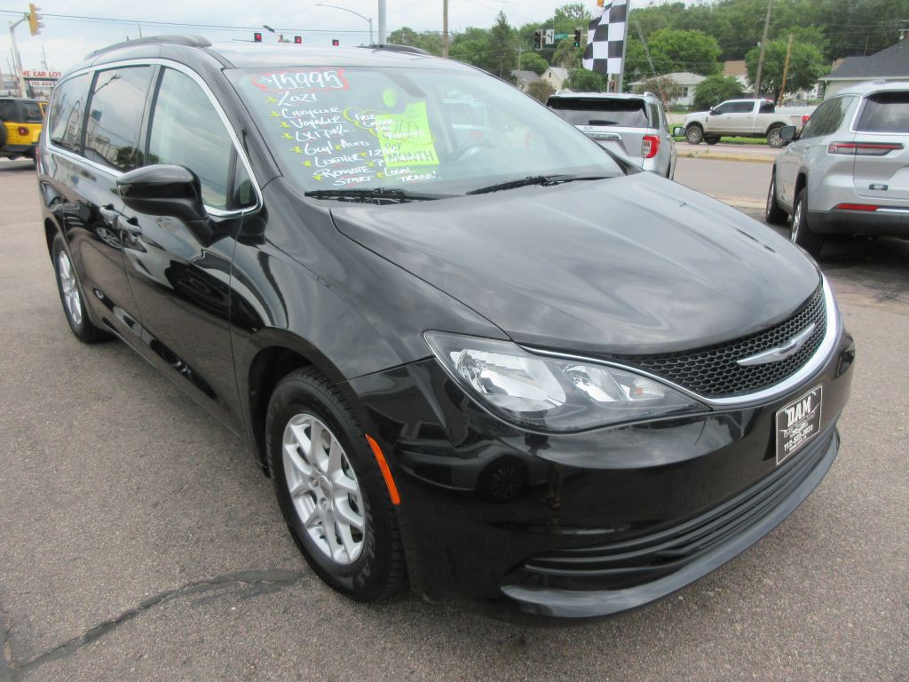 2021 Chrysler Voyager Image 6