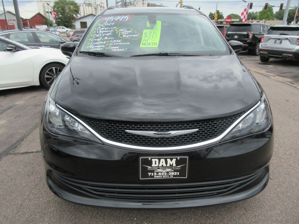 2021 Chrysler Voyager Image 7