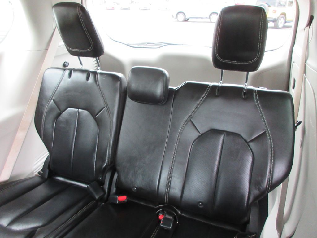 2021 Chrysler Voyager Image 10