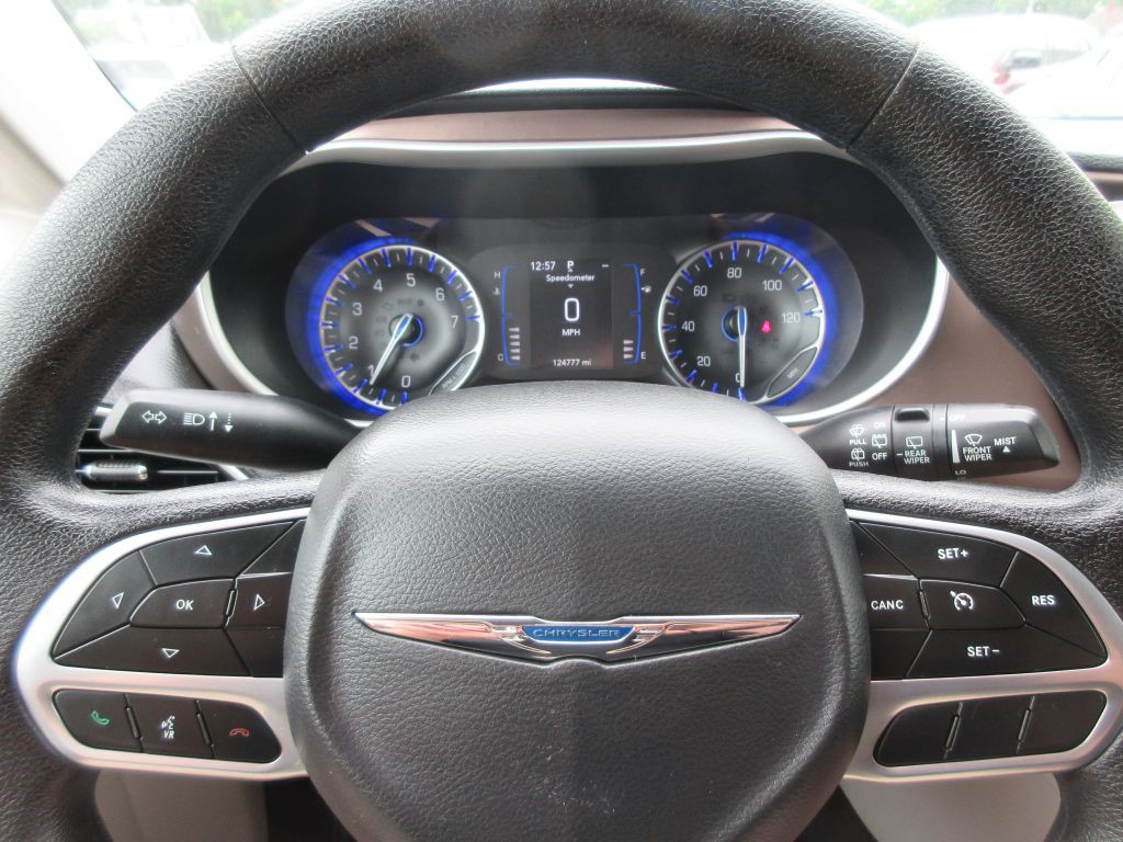 2021 Chrysler Voyager Image 13