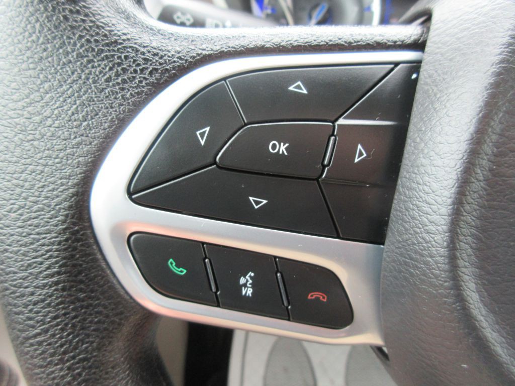 2021 Chrysler Voyager Image 15