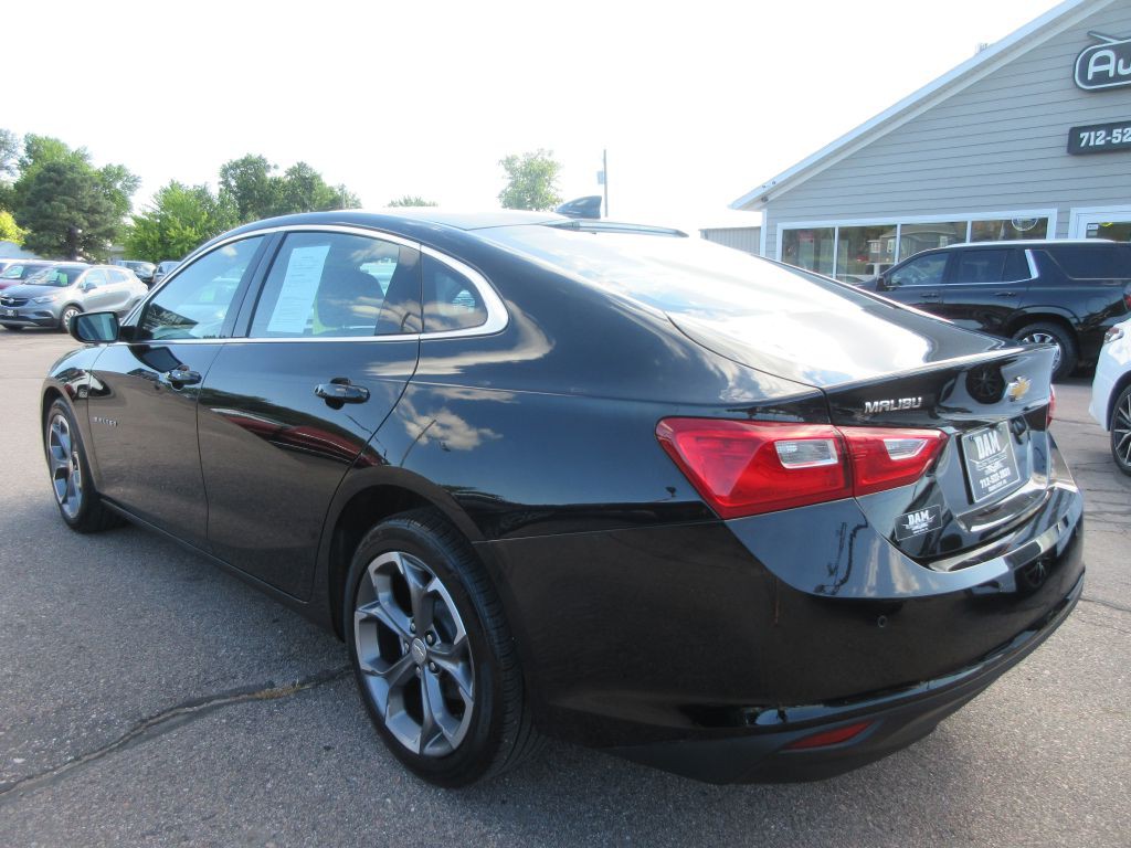 2024 Chevrolet Malibu Image 3