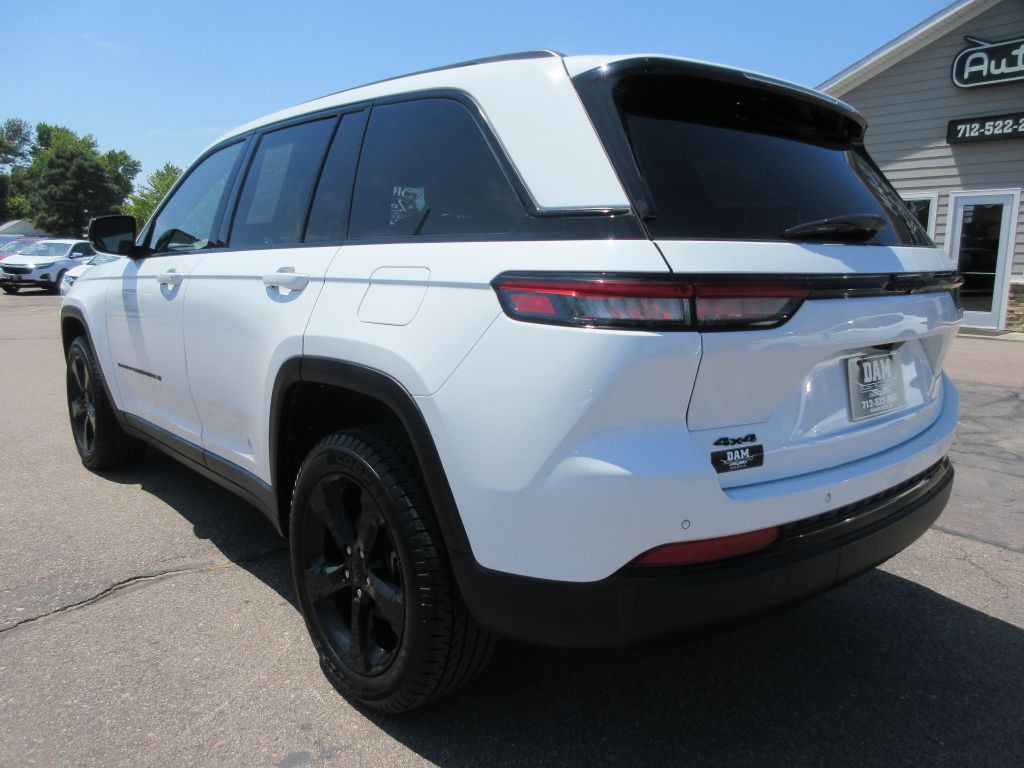 2023 Jeep Grand Cherokee Image 3