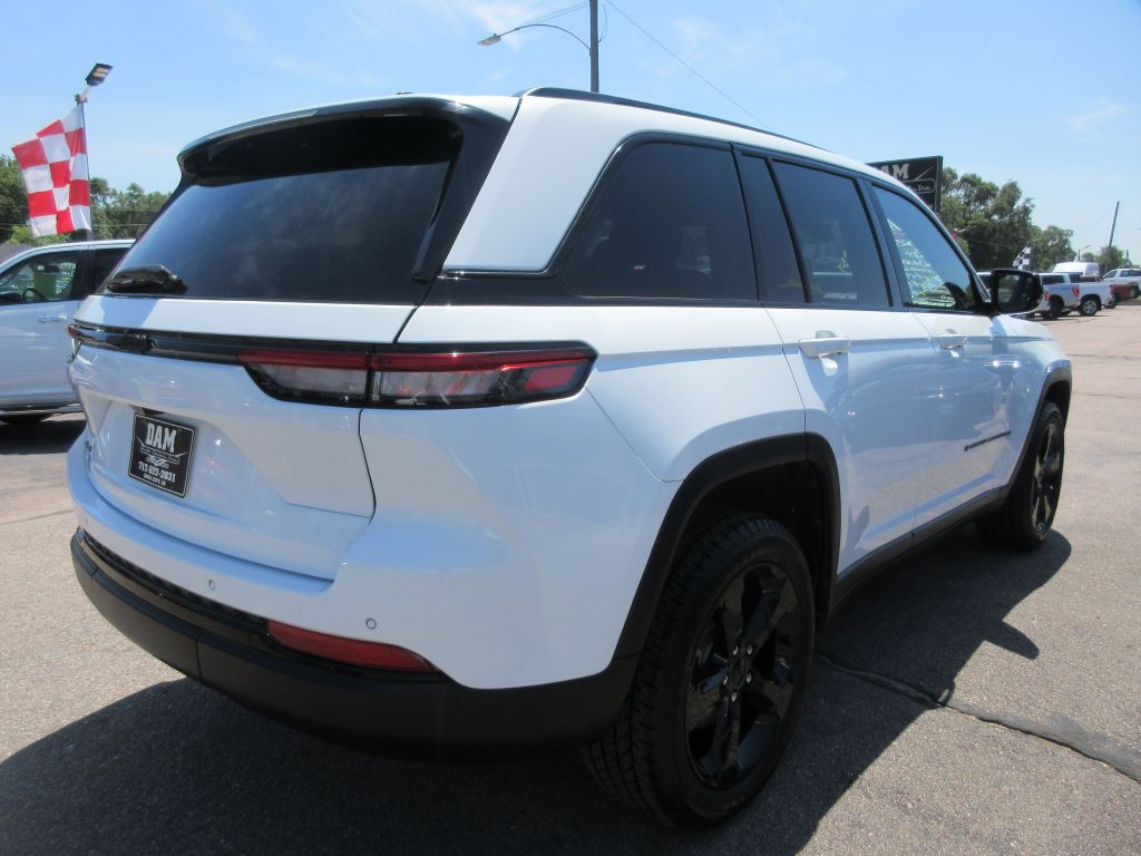 2023 Jeep Grand Cherokee Image 5