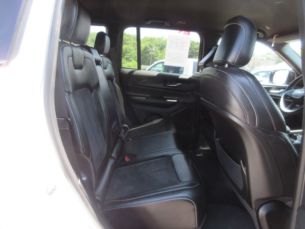 2023 Jeep Grand Cherokee Image 12