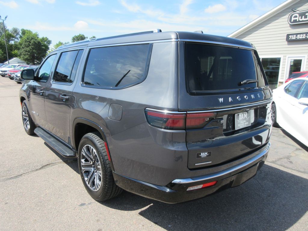 2023 Jeep Wagoneer Image 3