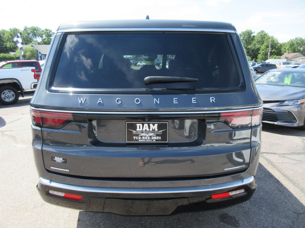 2023 Jeep Wagoneer Image 4