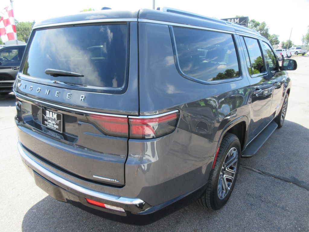2023 Jeep Wagoneer Image 5