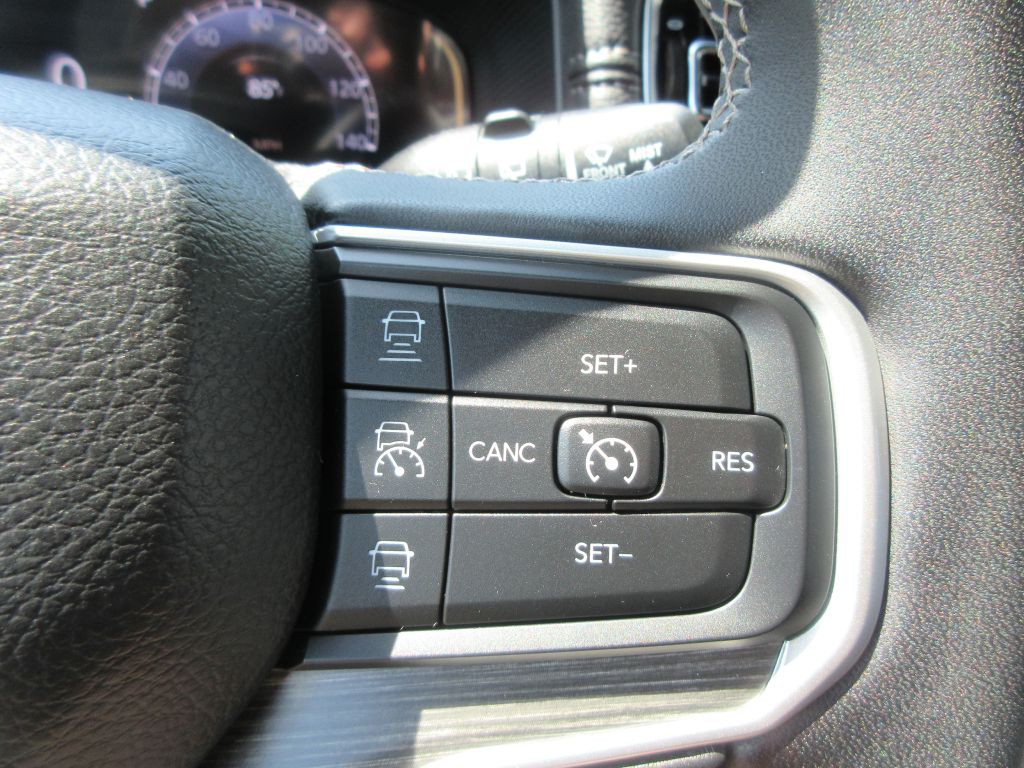 2023 Jeep Wagoneer Image 18