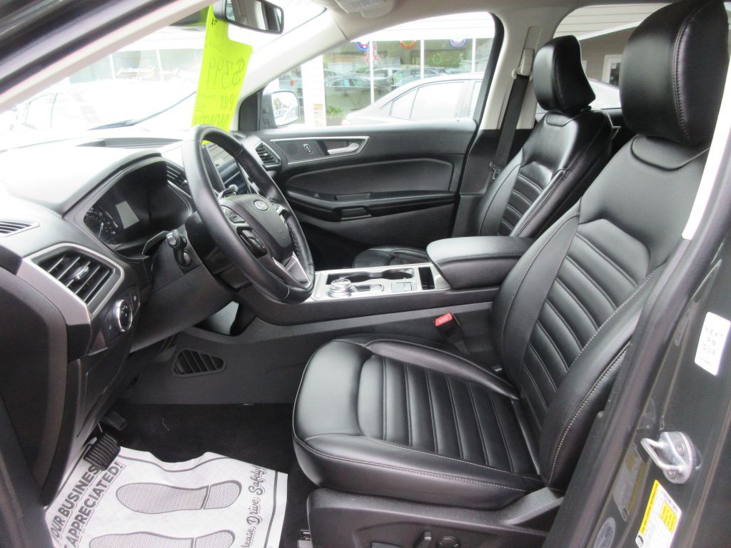 2023 Ford Edge Image 8