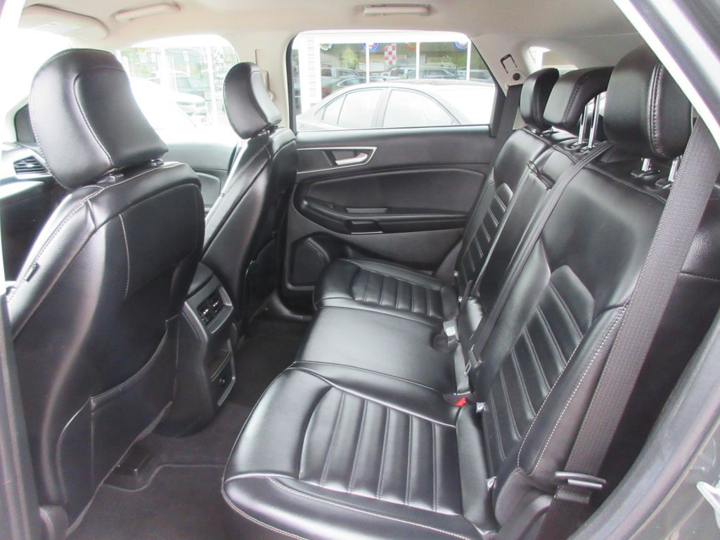 2023 Ford Edge Image 9