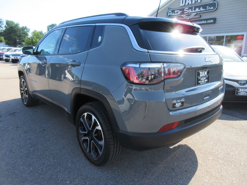 2022 Jeep Compass Image 3