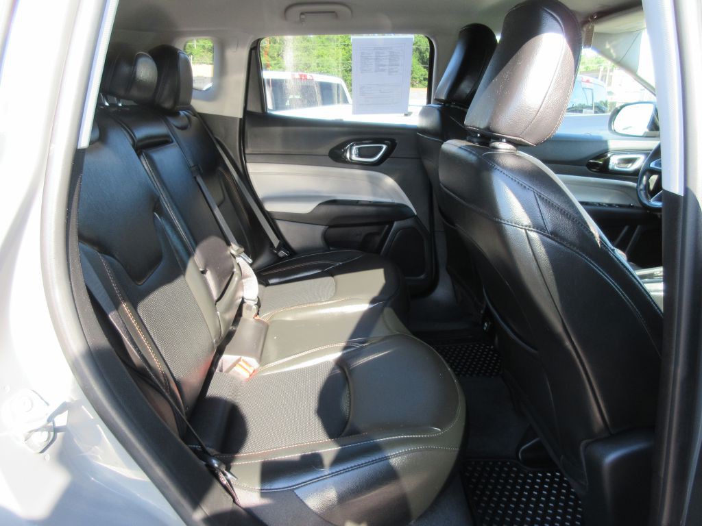 2022 Jeep Compass Image 11