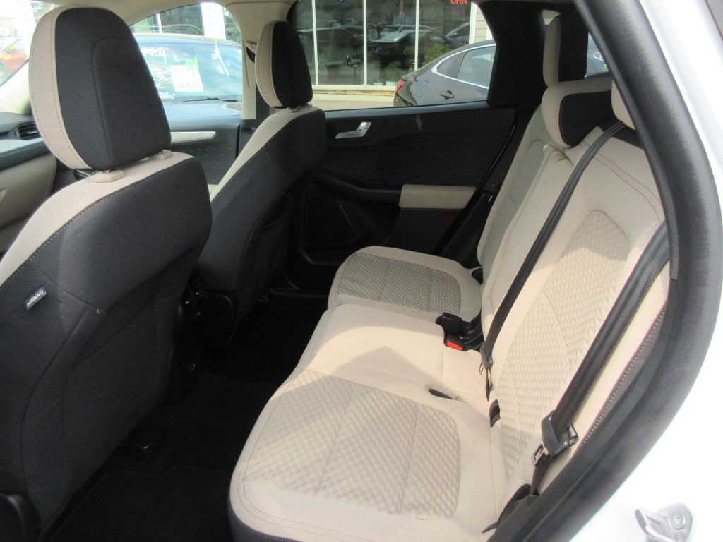 2020 Ford Escape Image 9