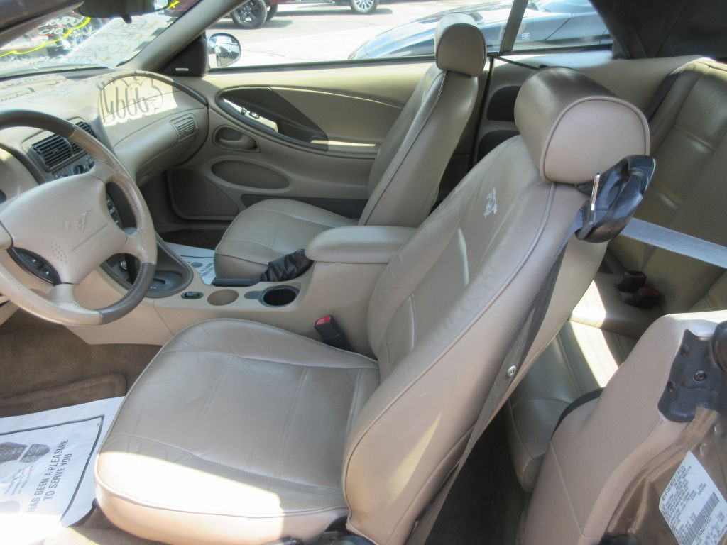 2002 Ford Mustang Image 7