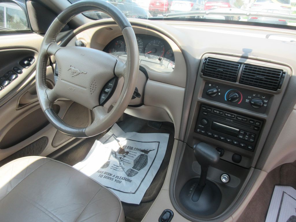 2002 Ford Mustang Image 9