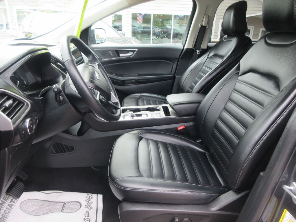2023 Ford Edge Image 8