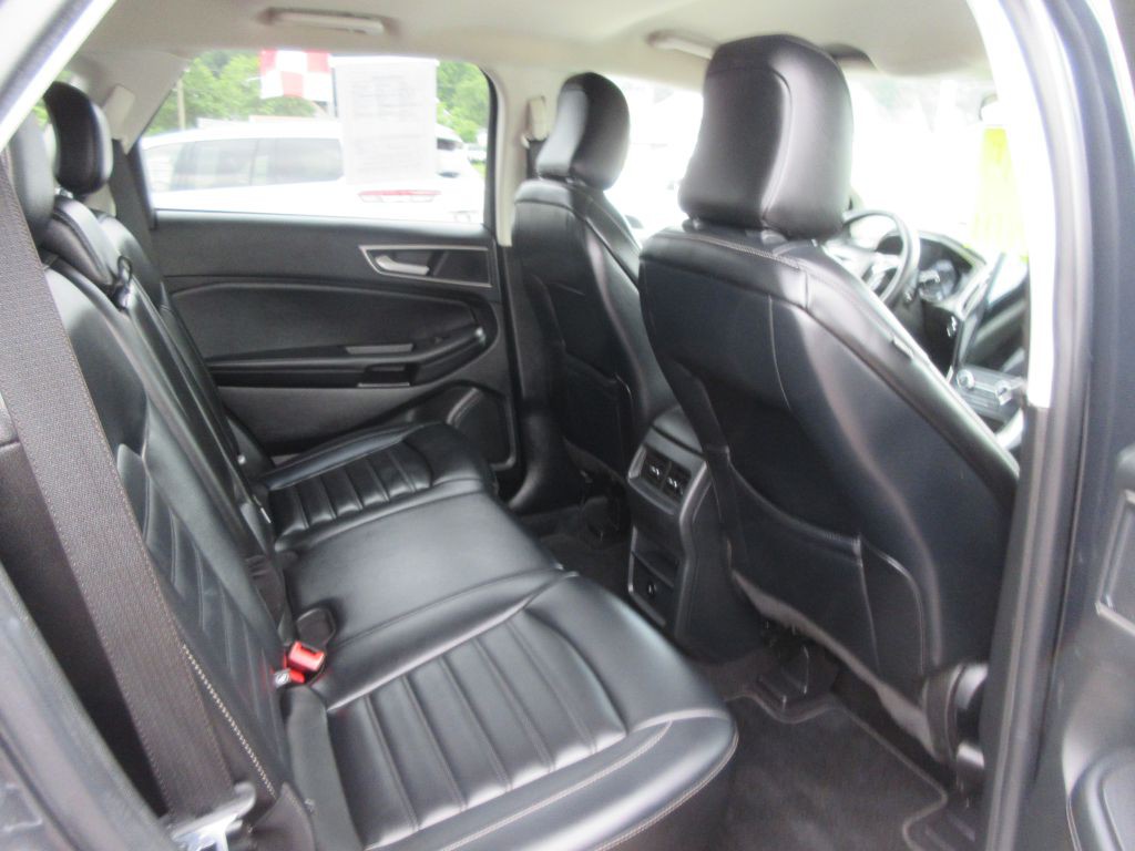 2023 Ford Edge Image 10
