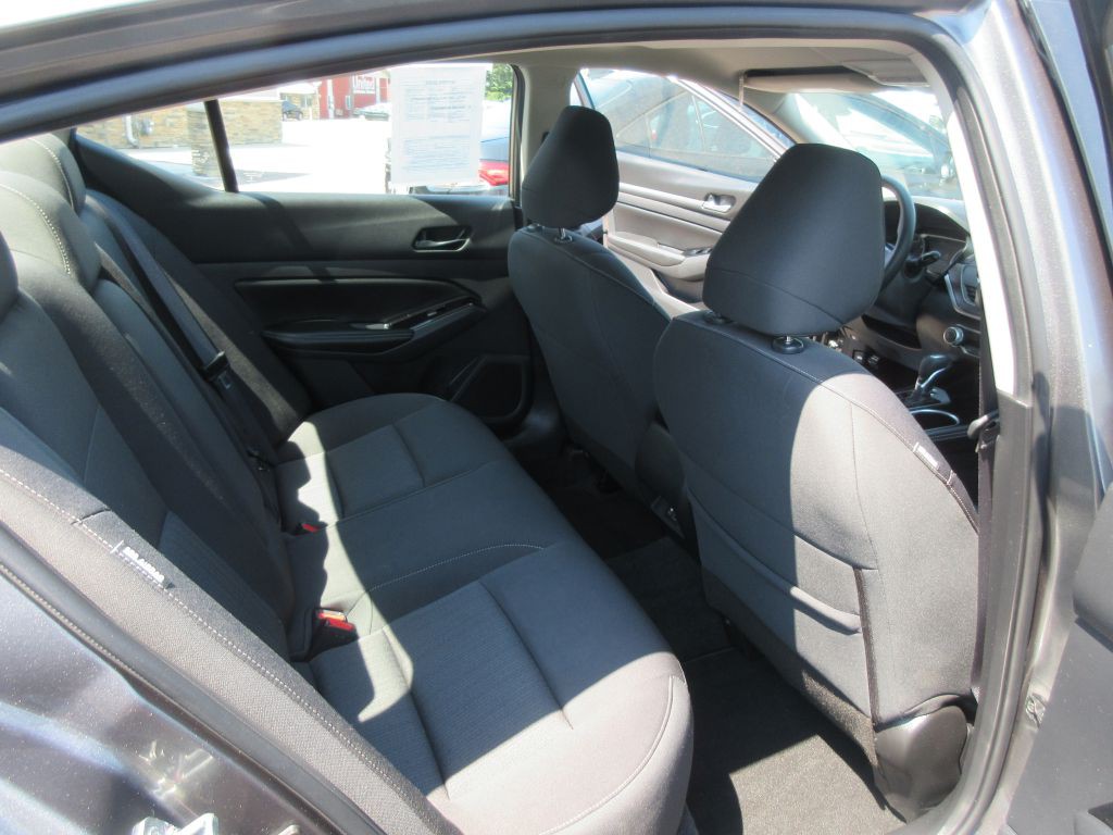2023 Nissan Altima Image 9