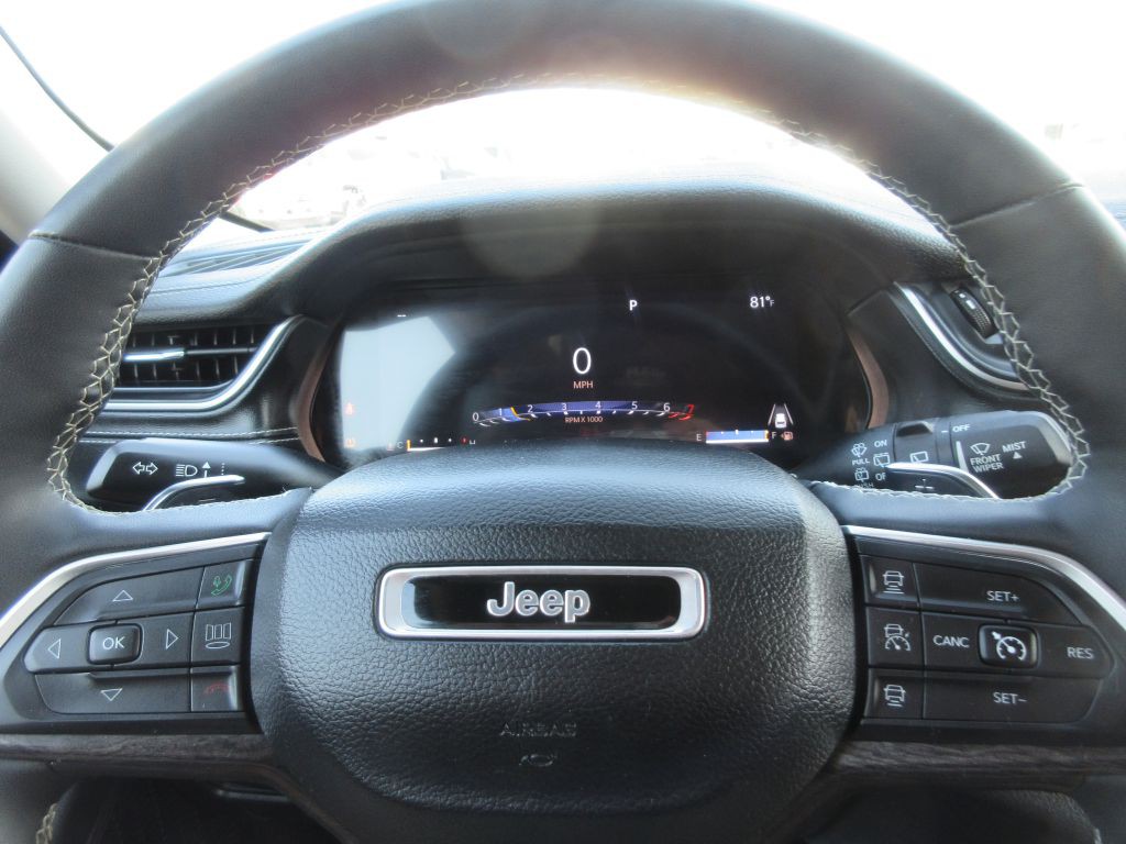 2023 Jeep Grand Cherokee Image 12