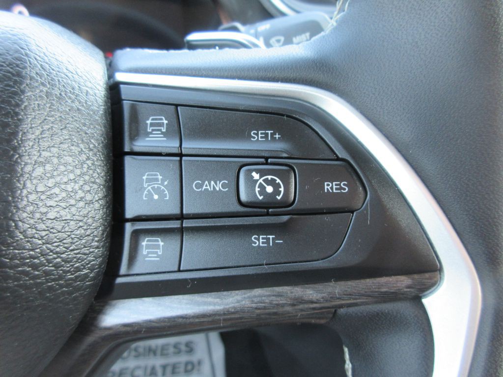 2023 Jeep Grand Cherokee Image 16