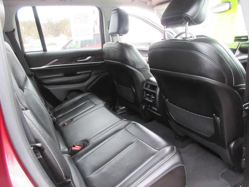 2023 Jeep Grand Cherokee Image 9