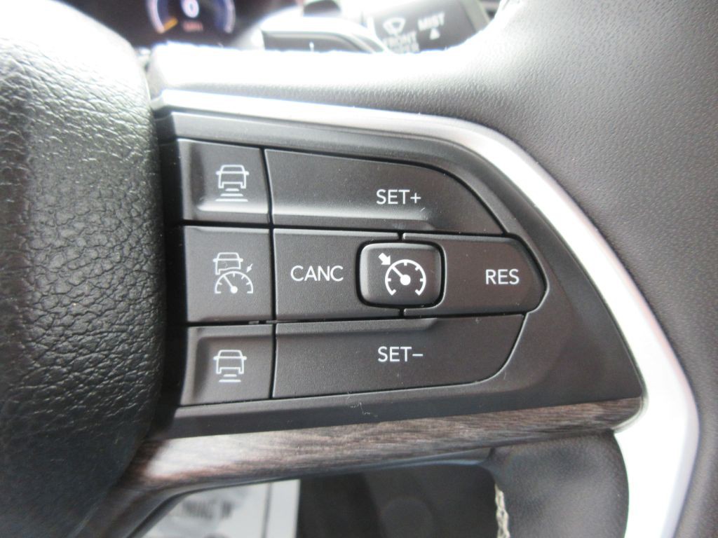 2023 Jeep Grand Cherokee Image 16