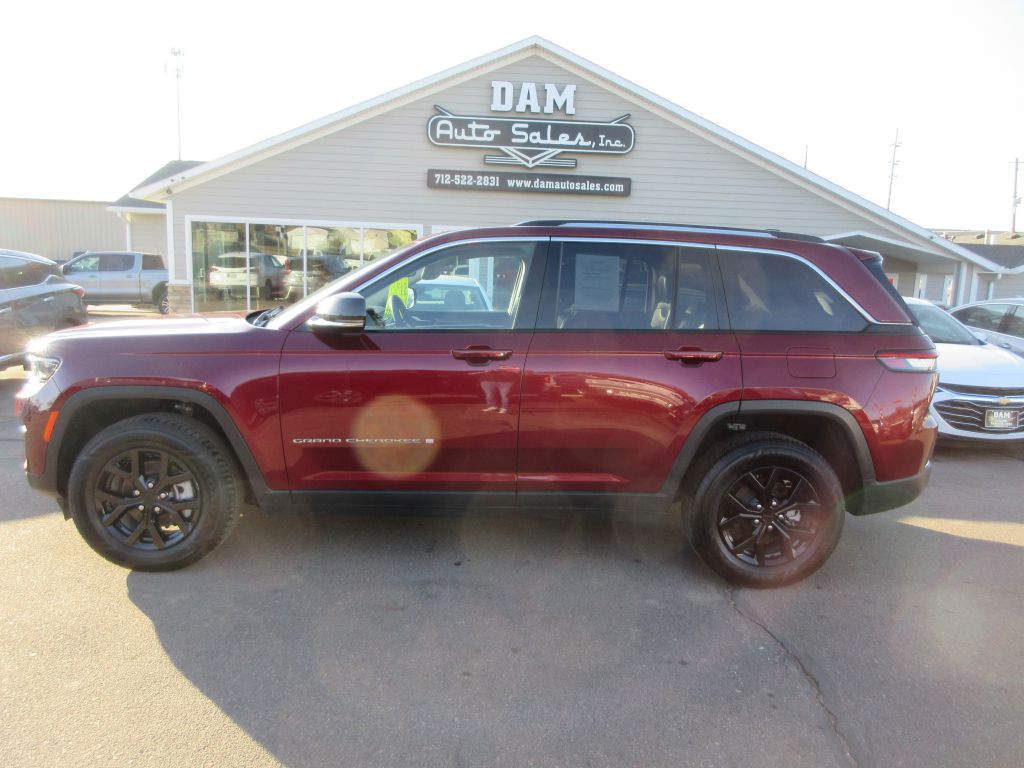 2023 Jeep Grand Cherokee Image 2