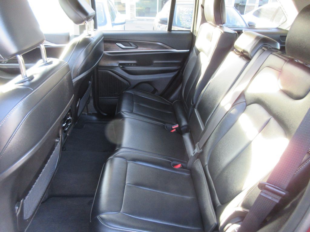 2023 Jeep Grand Cherokee Image 9