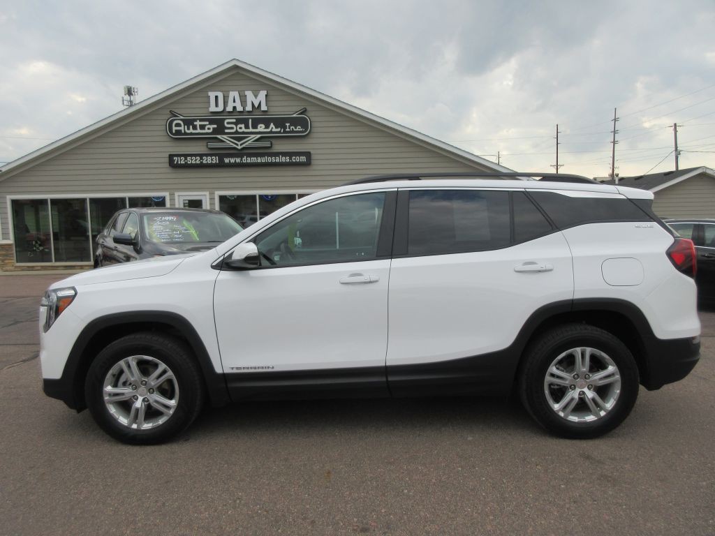 2023 GMC Terrain Image 2