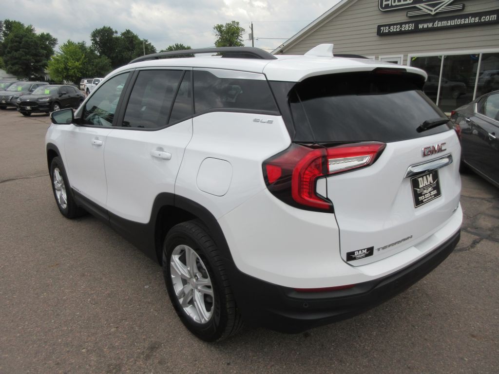 2023 GMC Terrain Image 3