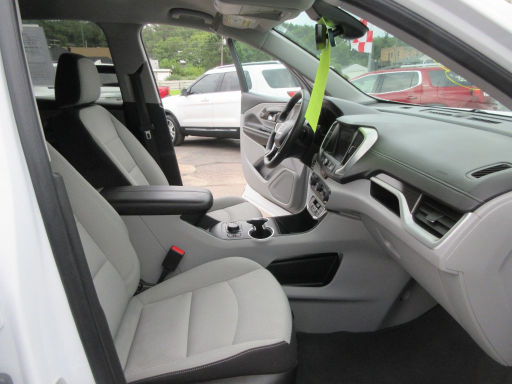 2023 GMC Terrain Image 11