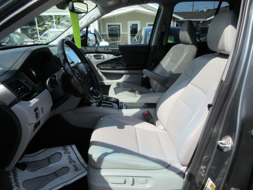 2018 Honda Ridgeline Image 8