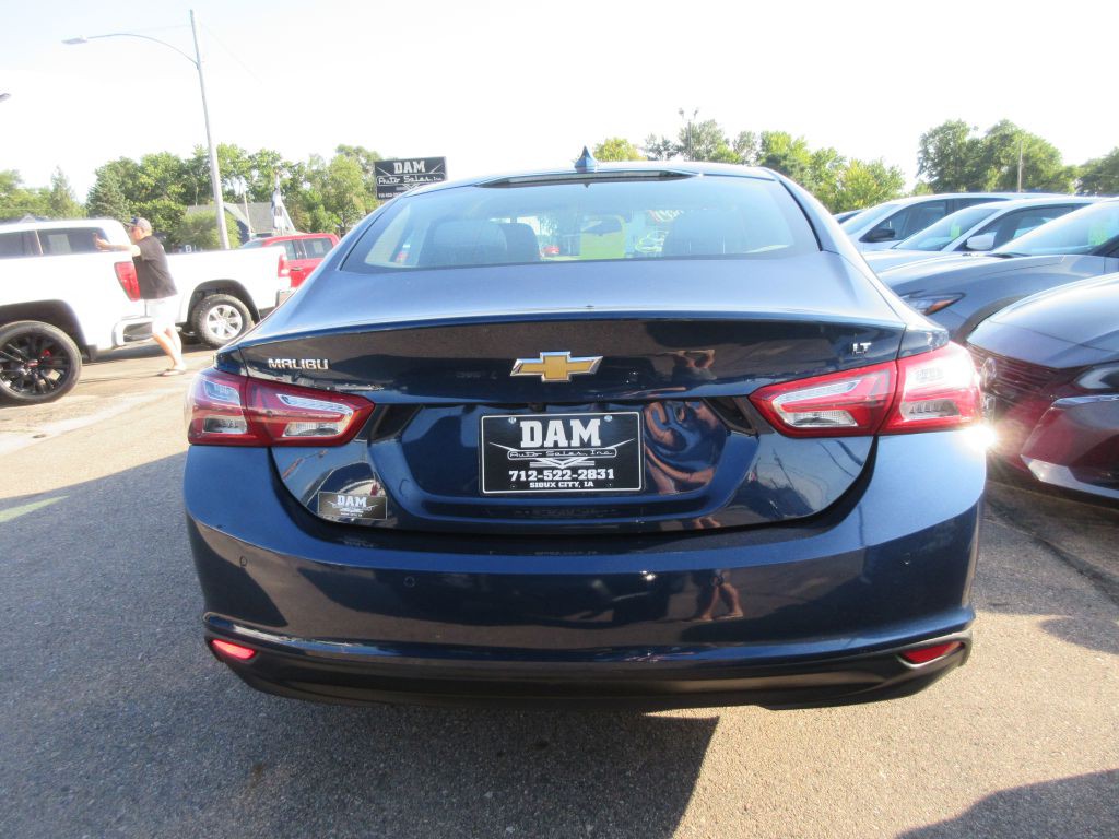 2021 Chevrolet Malibu Image 4