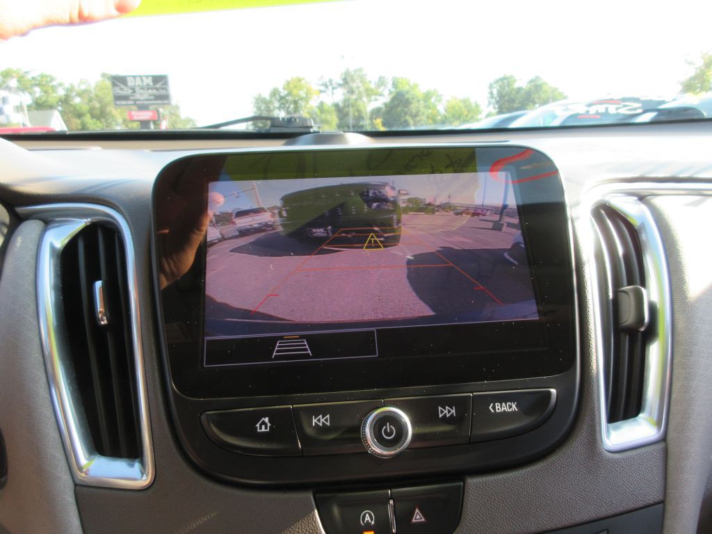 2021 Chevrolet Malibu Image 18