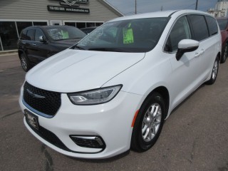Image for 2023 Chrysler Pacifica Touring L ID: 6763692