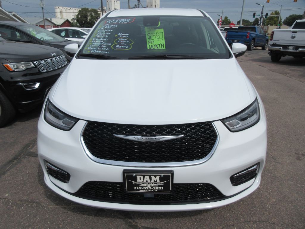 2023 Chrysler Pacifica Image 7