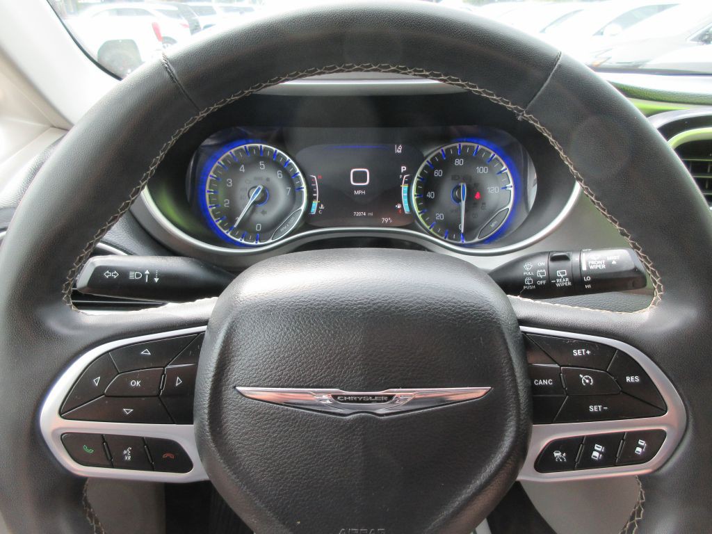 2023 Chrysler Pacifica Image 13