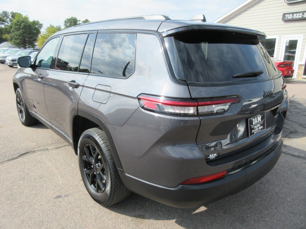 2024 Jeep Grand Cherokee Image 3