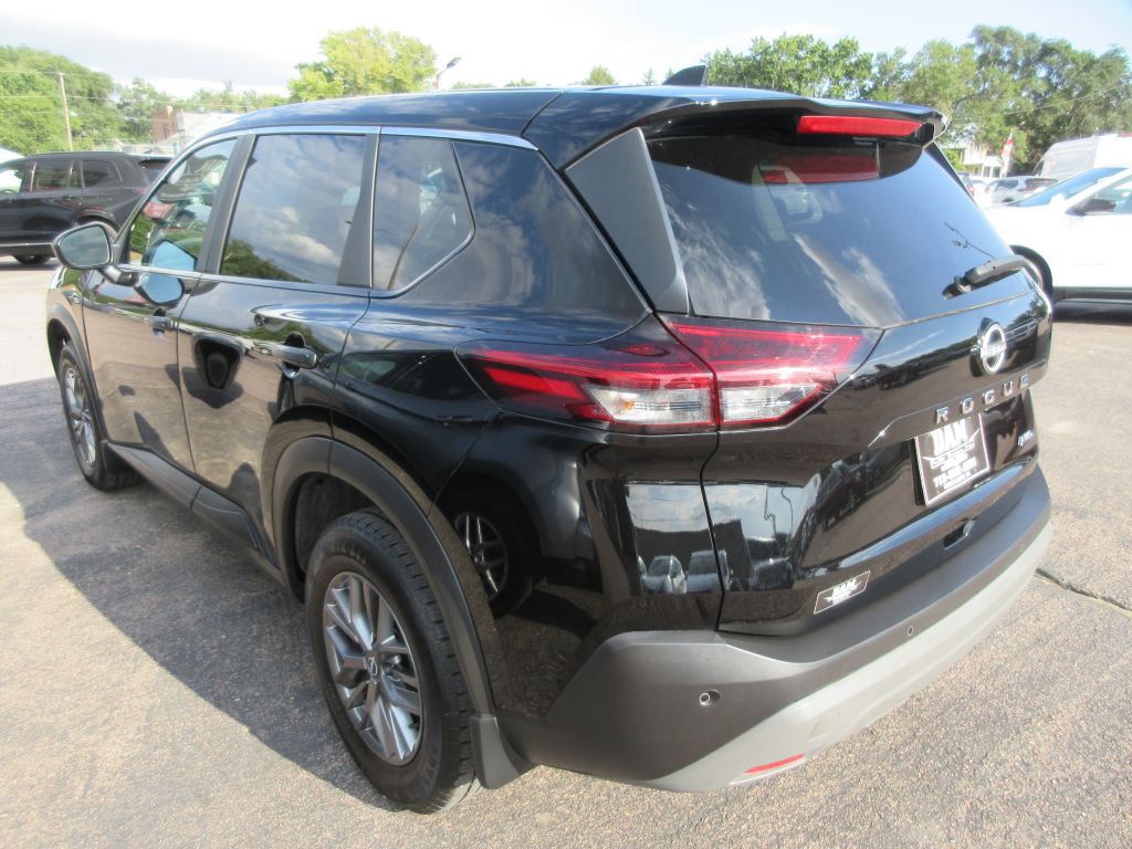 2023 Nissan Rogue Image 2