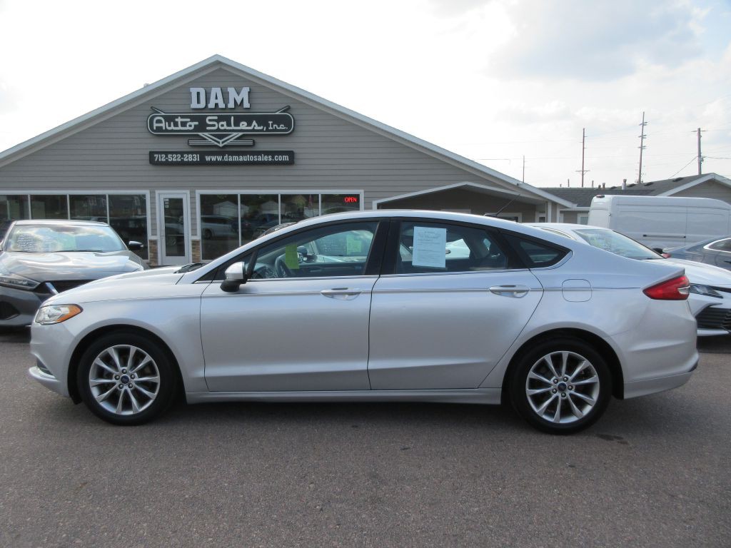 2017 Ford Fusion Image 2