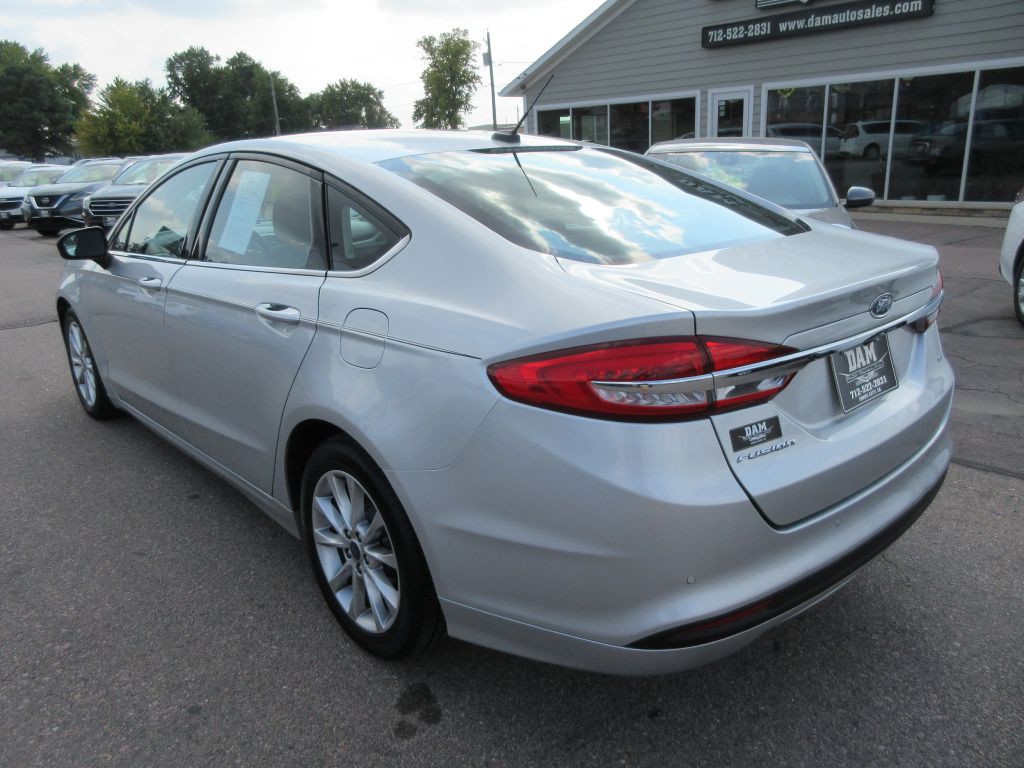 2017 Ford Fusion Image 3