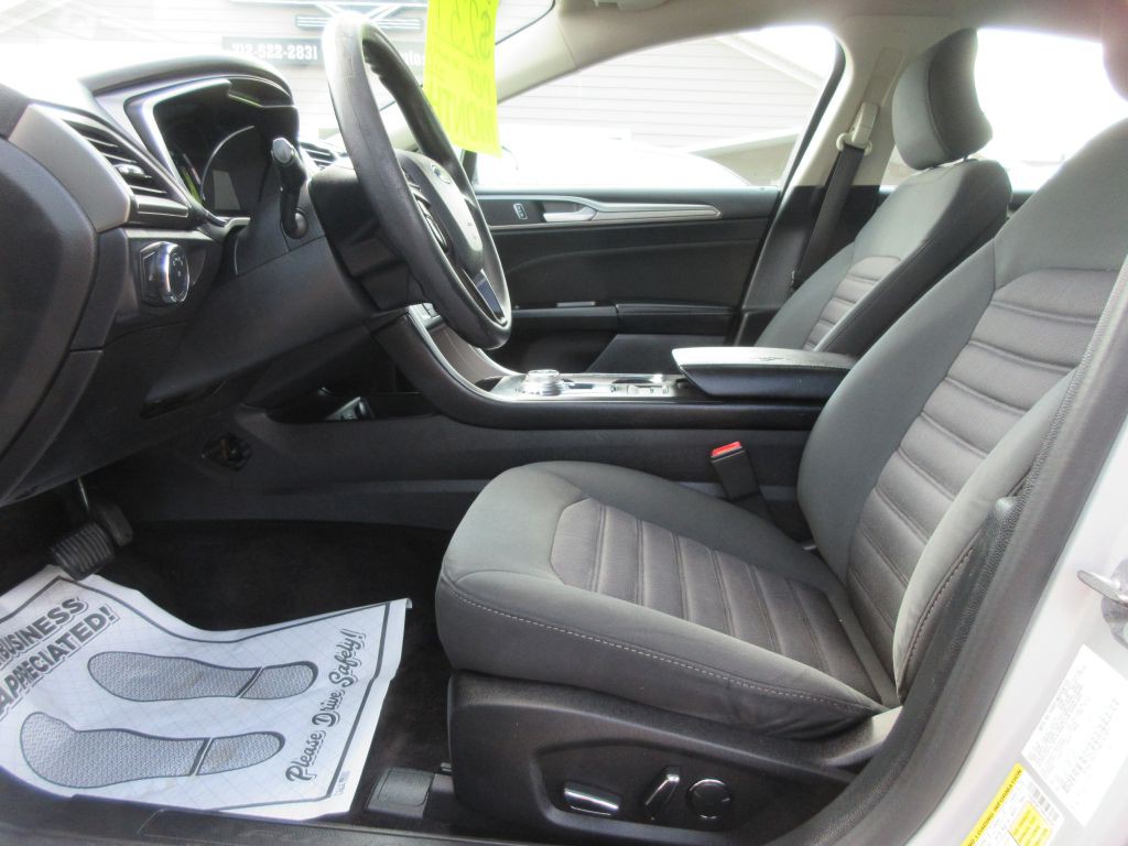 2017 Ford Fusion Image 8