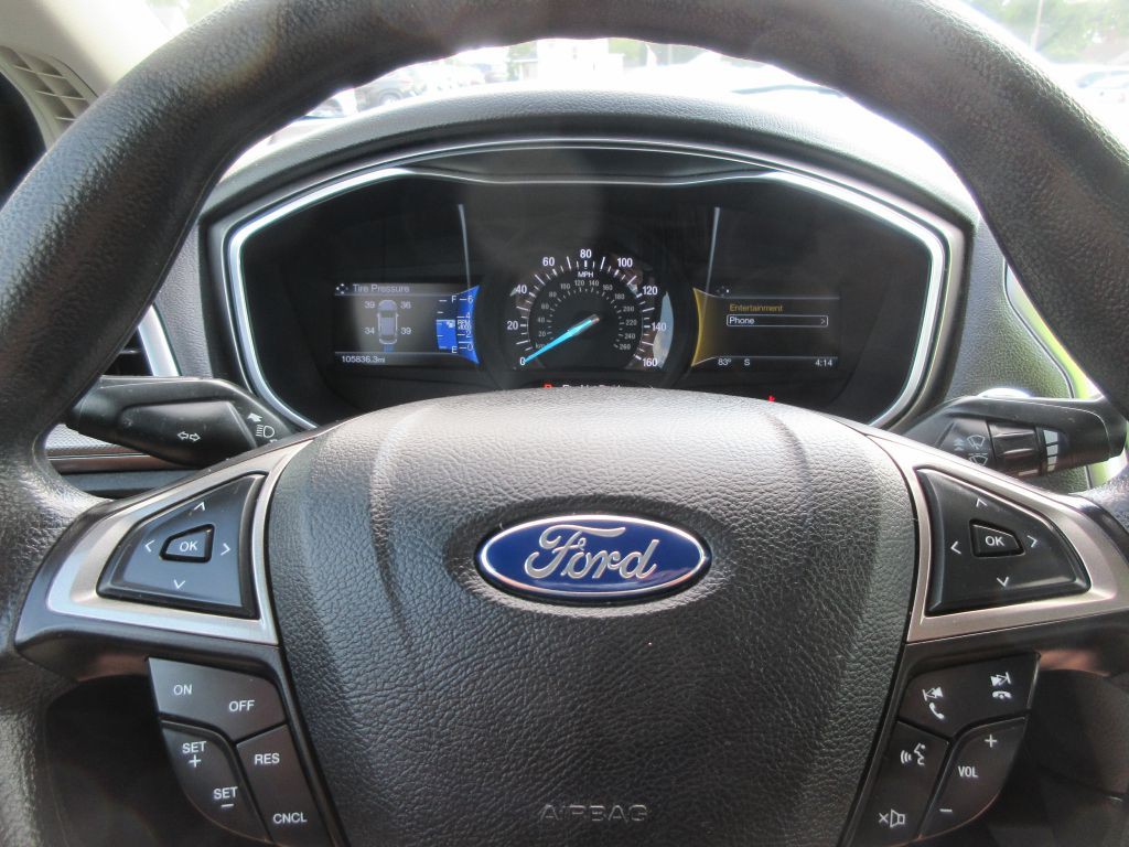 2017 Ford Fusion Image 12