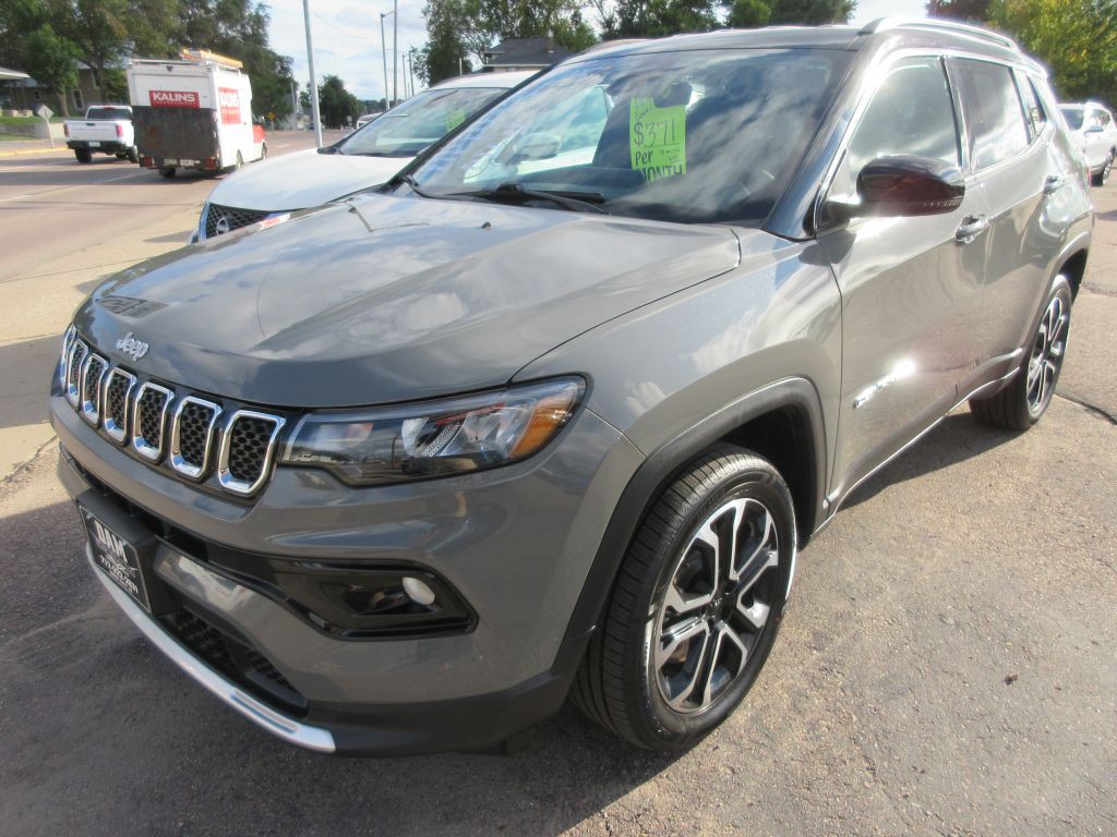 2023 Jeep Compass Image 1