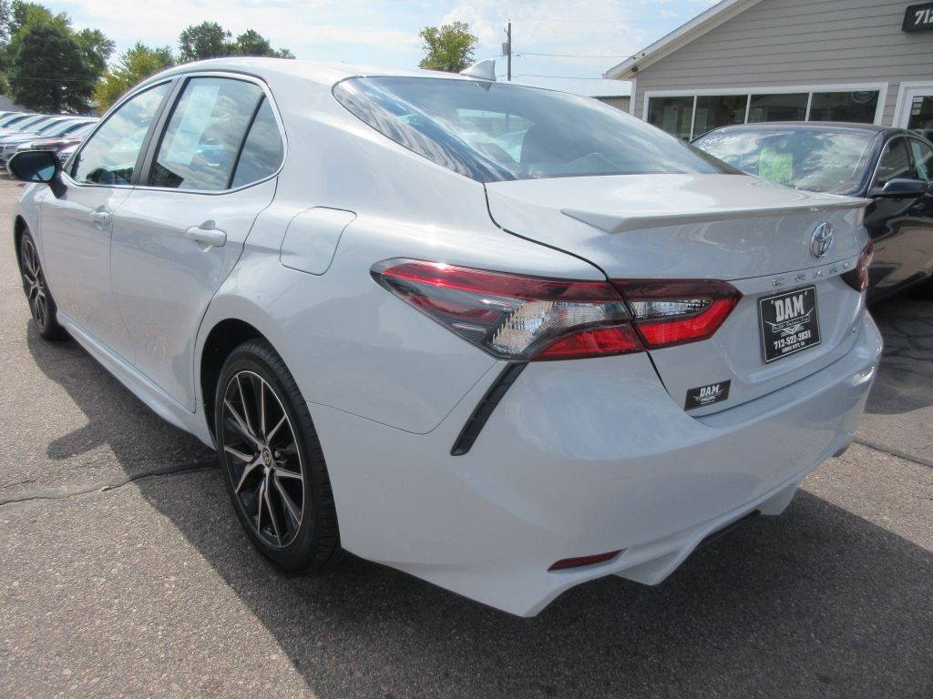 2024 Toyota Camry Image 3