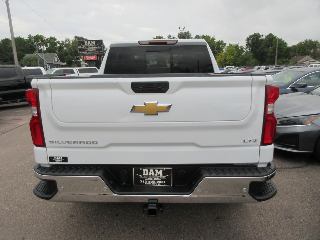 2022 Chevrolet Silverado 1500 Image 3