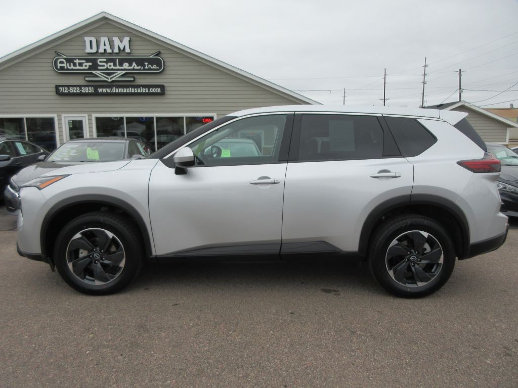 2024 Nissan Rogue Image 2