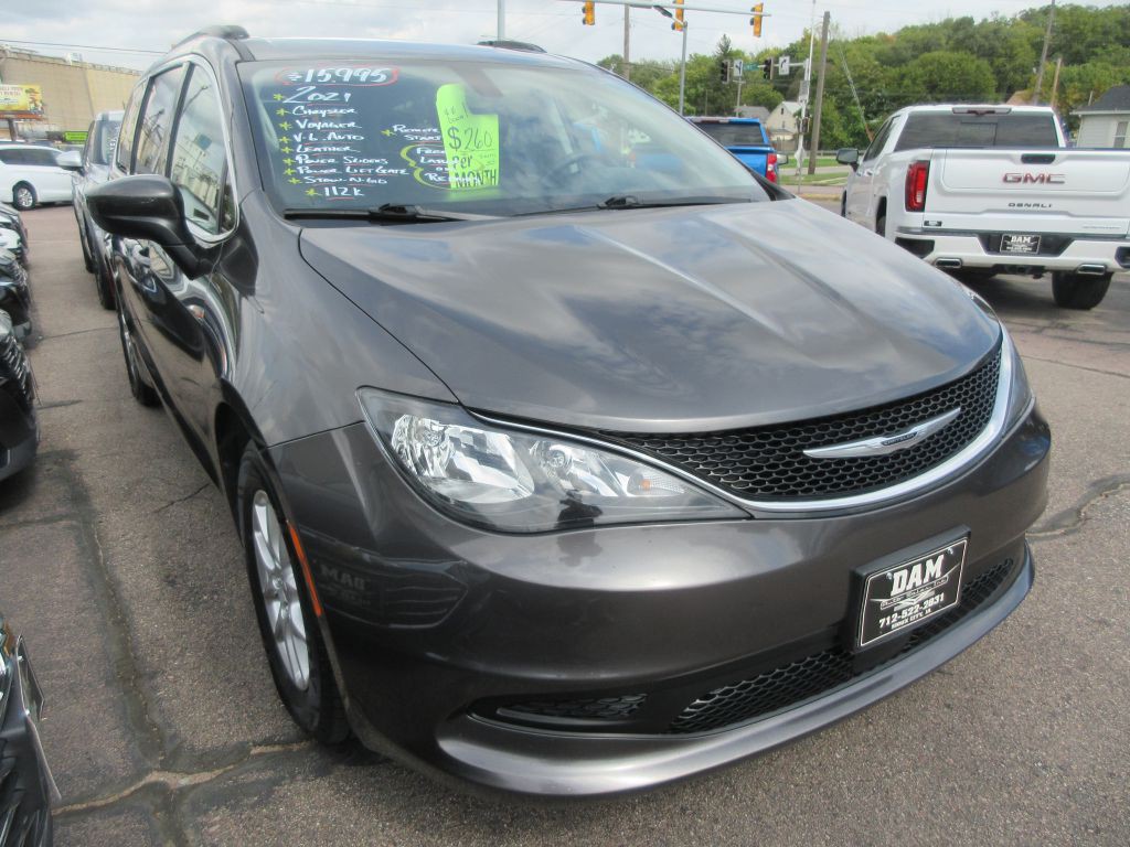 2021 Chrysler Voyager Image 6